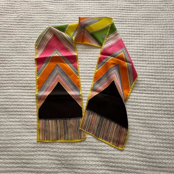 Vintage Scarf 🧣 Multicolour Fluorescent Motif Geometric Yellow, Pink, Black - Picture 1 of 4